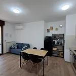 Interno 10 *