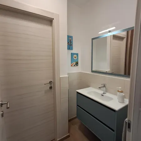Interno 10 アパート