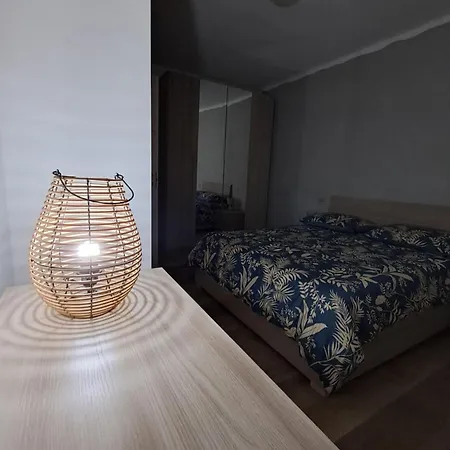 Interno 10 アパート カポローナ