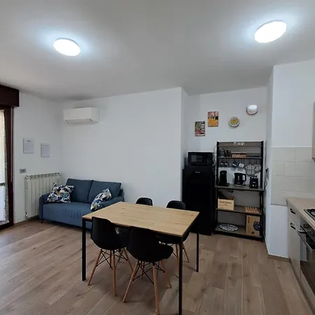 Interno 10 *
