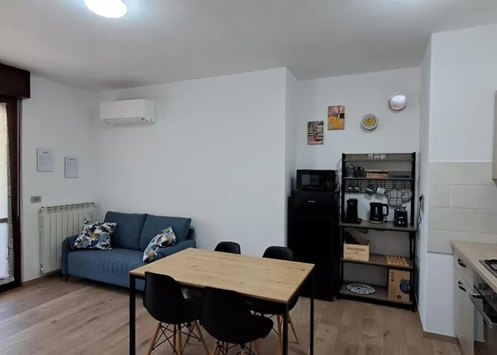 Interno 10 *